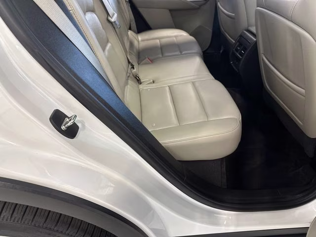 2023 Crystal White Tricoat Cadillac XT4 Premium Luxury AWD SUV