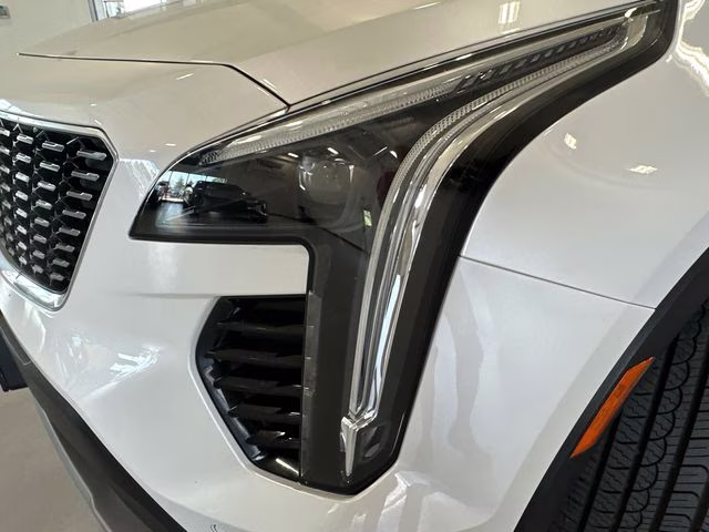 2023 Crystal White Tricoat Cadillac XT4 Premium Luxury AWD SUV