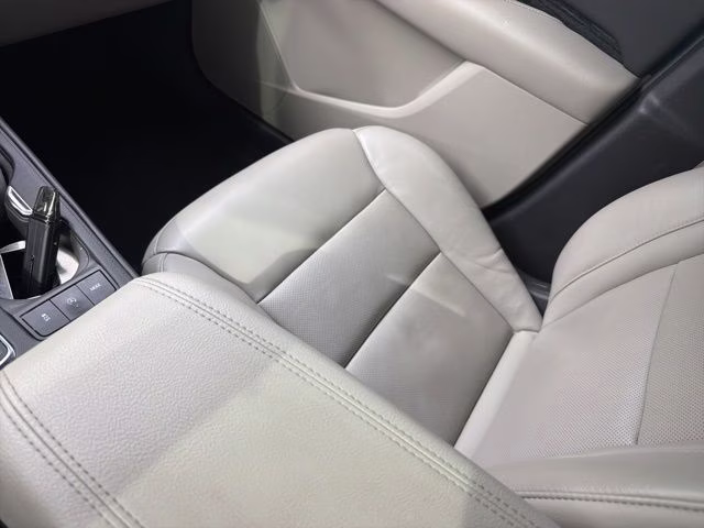 2023 Crystal White Tricoat Cadillac XT4 Premium Luxury AWD SUV