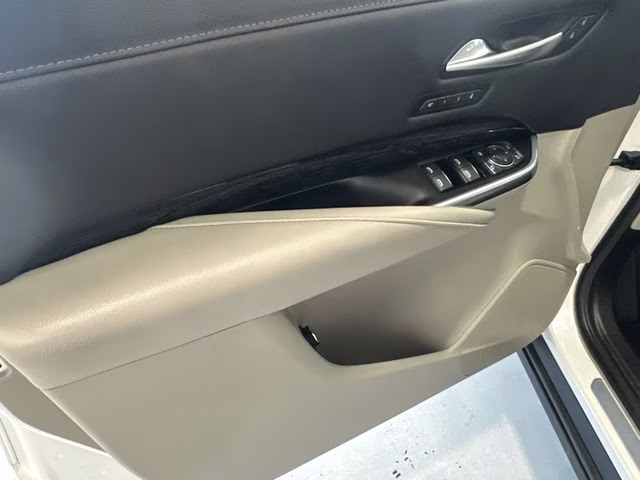 2023 Crystal White Tricoat Cadillac XT4 Premium Luxury AWD SUV
