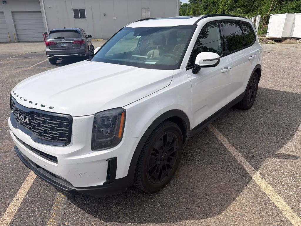 Used 2022 Kia Telluride SX with VIN 5XYP5DHC7NG211803 for sale in Kansas City