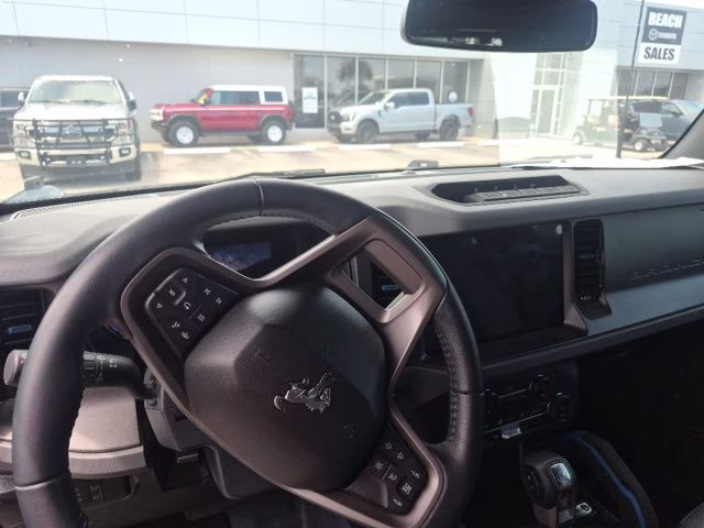 2024 Azure Gray Metallic Tri-Coat Ford Bronco Black Diamond 4X4 SUV