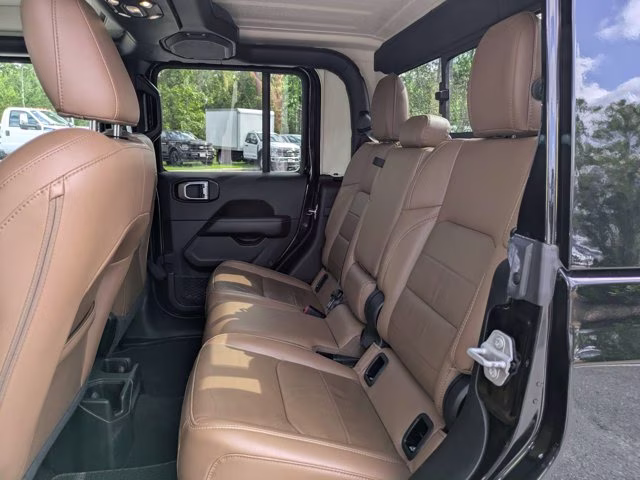 2021 Black Clearcoat Jeep Gladiator Overland 4X4 Truck