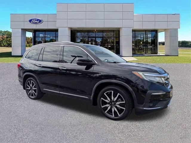 2020 Black Honda Pilot Touring 7-Passenger AWD SUV