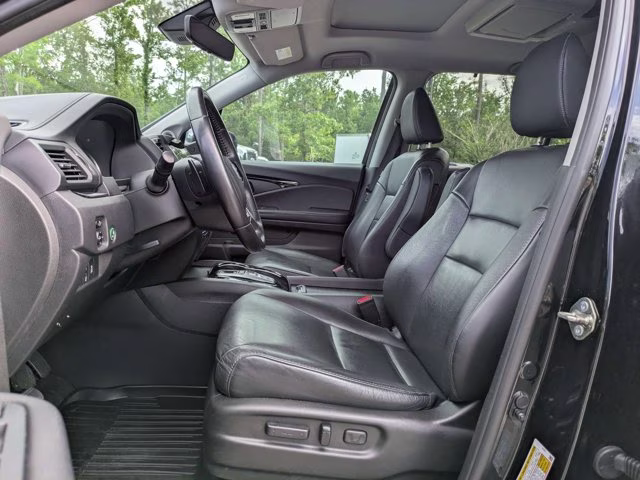 2020 Black Honda Pilot Touring 7-Passenger AWD SUV
