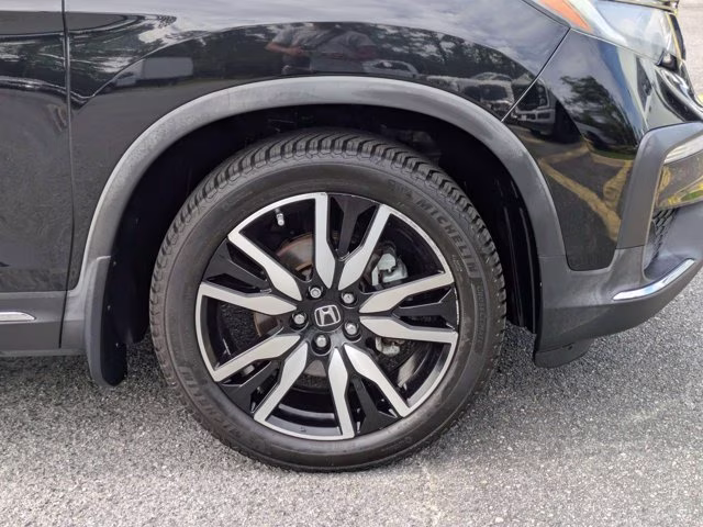 2020 Black Honda Pilot Touring 7-Passenger AWD SUV