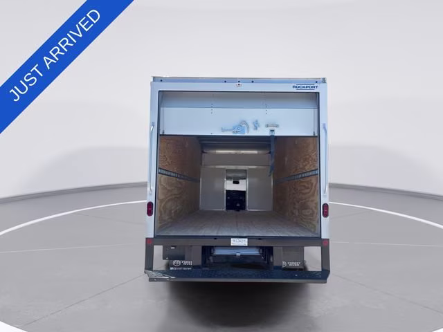 2026 Summit White Chevrolet Express Cutaway 3500 1WT RWD Long Wheelbase