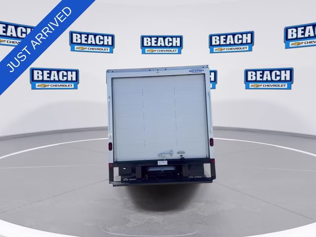 2026 Summit White Chevrolet Express Cutaway 3500 1WT RWD Long Wheelbase