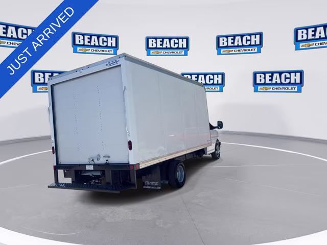 2026 Summit White Chevrolet Express Cutaway 3500 1WT RWD Long Wheelbase