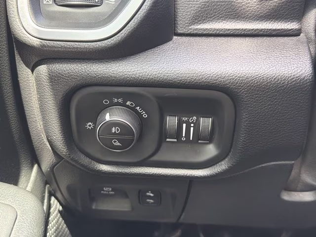 2019 Patriot Blue Pearlcoat Ram 1500 Big Horn/Lone Star 4X4 Truck