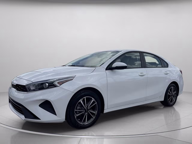 2023 Snow White Pearl Kia Forte LXS FWD Sedan