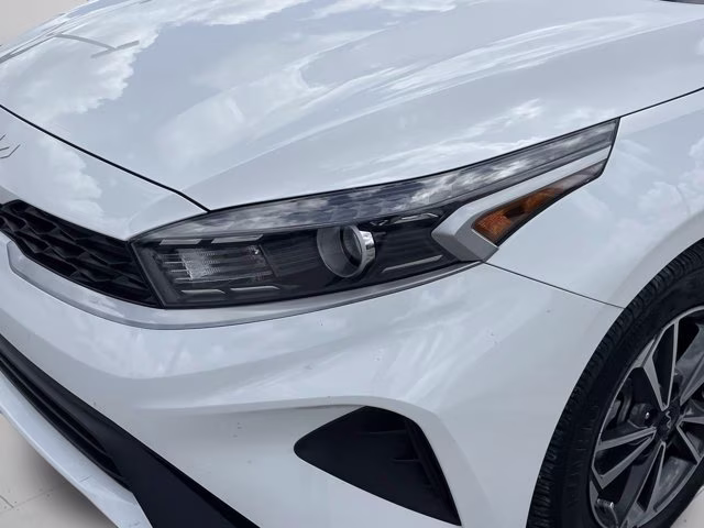 2023 Snow White Pearl Kia Forte LXS FWD Sedan