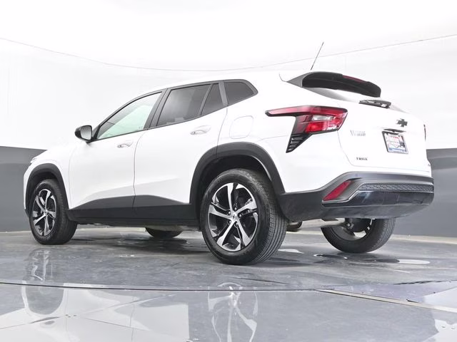 2025 Summit White Chevrolet Trax 1RS FWD SUV