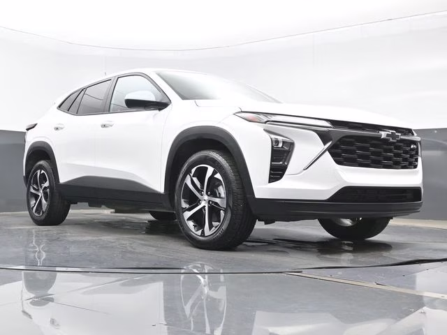 2025 Summit White Chevrolet Trax 1RS FWD SUV