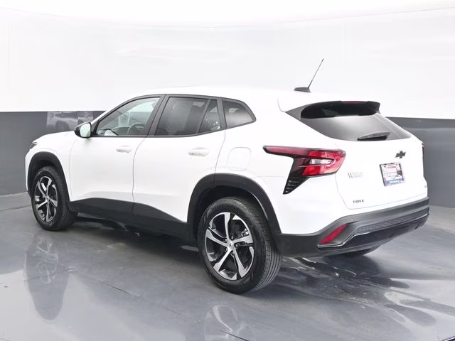 2025 Summit White Chevrolet Trax 1RS FWD SUV