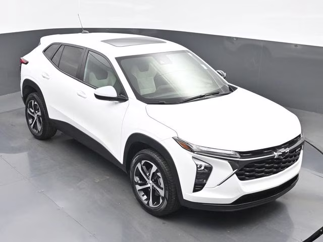 2025 Summit White Chevrolet Trax 1RS FWD SUV