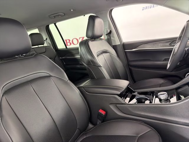 2023 Bright White Clearcoat Jeep Grand Cherokee L Limited RWD SUV
