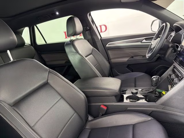 2022 Black Volkswagen Atlas Cross Sport 3.6L V6 SEL R-Line AWD SUV