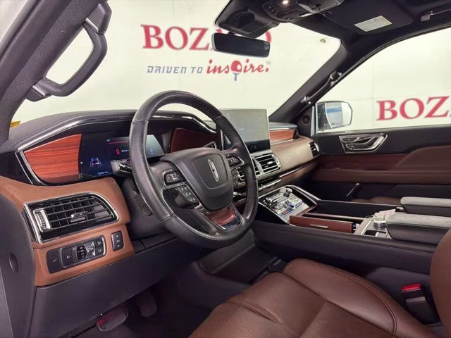 2024 White Metallic Lincoln Navigator L Reserve 4X4 SUV