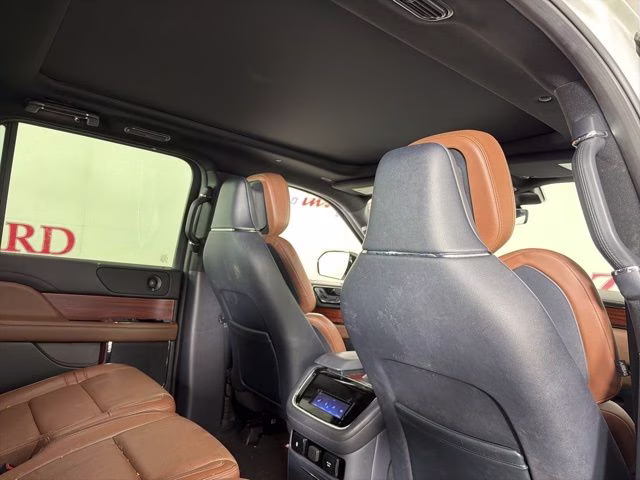 2024 White Metallic Lincoln Navigator L Reserve 4X4 SUV