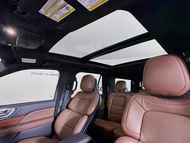 2024 Pristine White Metallic Tri-Coat Lincoln Navigator L Reserve 4X4 SUV