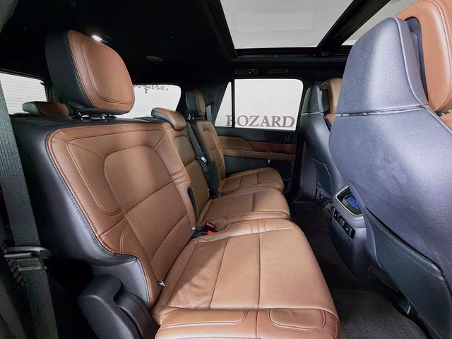 2024 Pristine White Metallic Tri-Coat Lincoln Navigator L Reserve 4X4 SUV