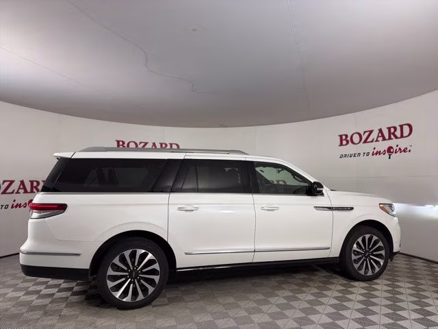 2024 White Metallic Lincoln Navigator L Reserve 4X4 SUV