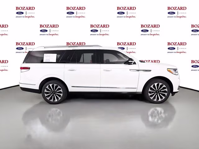 2024 Pristine White Metallic Tri-Coat Lincoln Navigator L Reserve 4X4 SUV