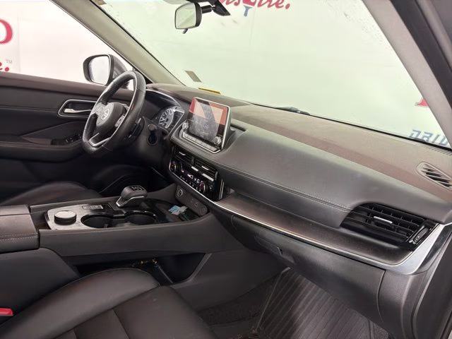 2021 Gun Metallic Nissan Rogue SV AWD SUV