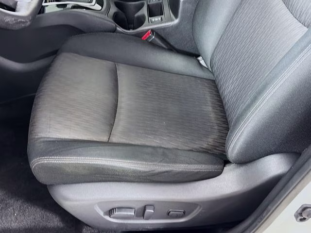 2019 Glacier White Nissan Rogue SV FWD SUV