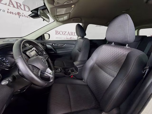 2019 Glacier White Nissan Rogue SV FWD SUV