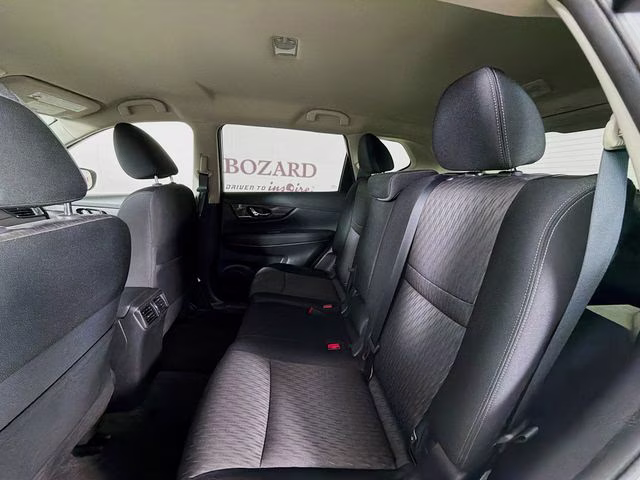 2019 Glacier White Nissan Rogue SV FWD SUV