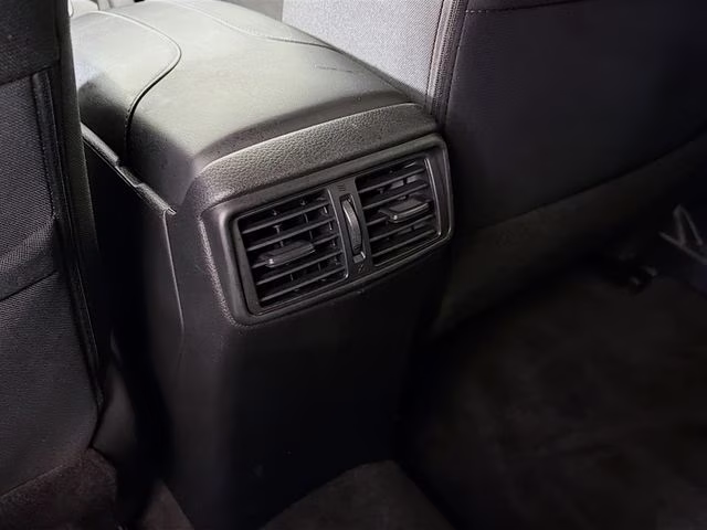 2019 Glacier White Nissan Rogue SV FWD SUV