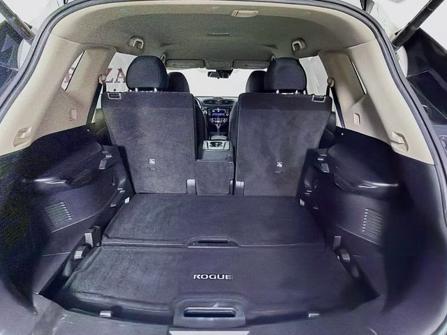 2019 Glacier White Nissan Rogue SV FWD SUV