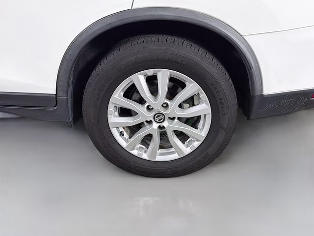2019 Glacier White Nissan Rogue SV FWD SUV