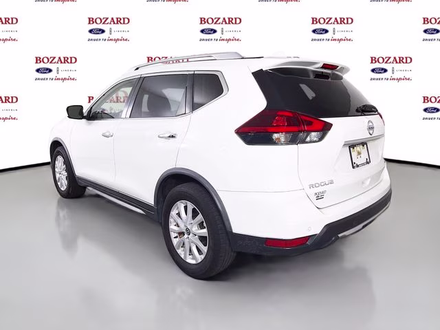 2019 Glacier White Nissan Rogue SV FWD SUV
