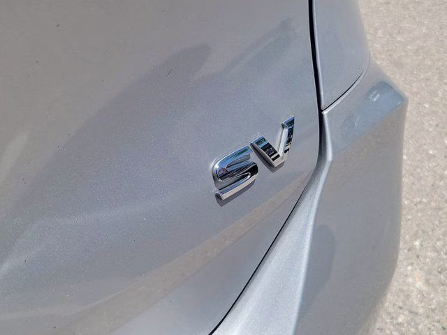 2020 Brilliant Silver Metallic Nissan Rogue SV FWD SUV