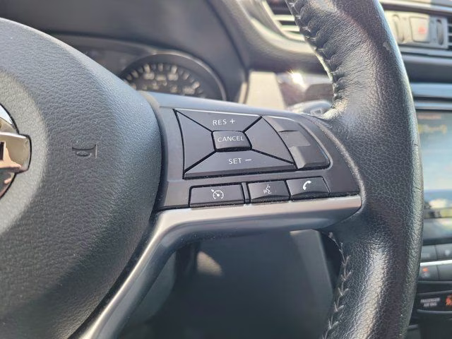 2020 Brilliant Silver Metallic Nissan Rogue SV FWD SUV