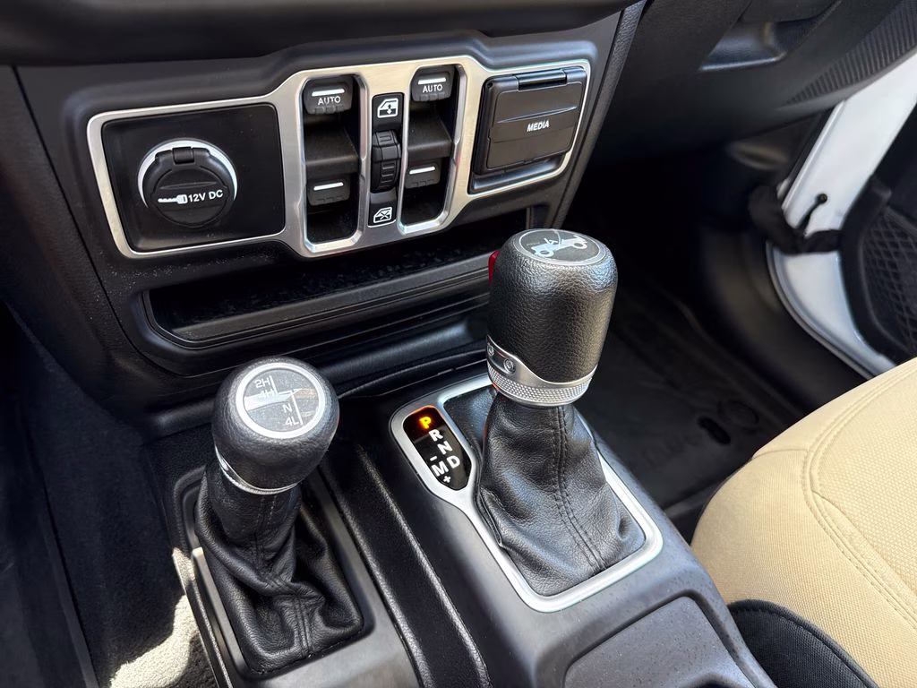 2018 Bright White Clearcoat Jeep Wrangler Unlimited Sport S 4X4 SUV