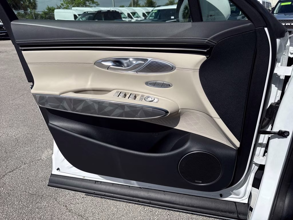 2025 Uyuni White Genesis GV70 3.5T Sport Advanced AWD SUV