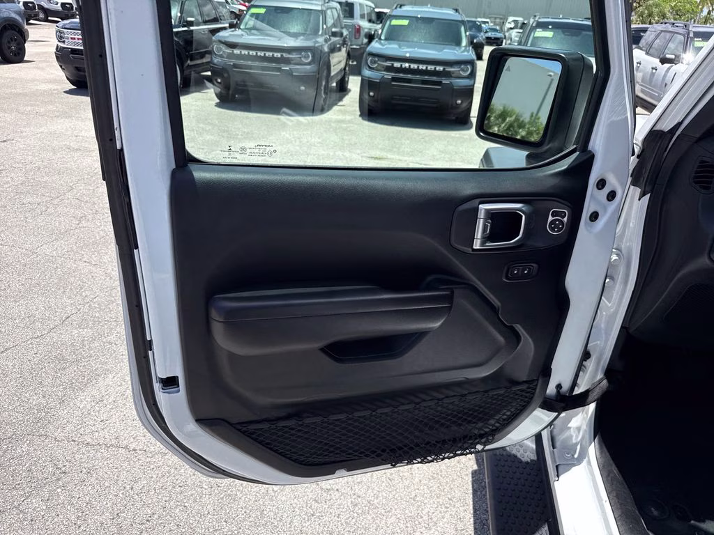 2018 Bright White Clearcoat Jeep Wrangler Unlimited Sport S 4X4 SUV