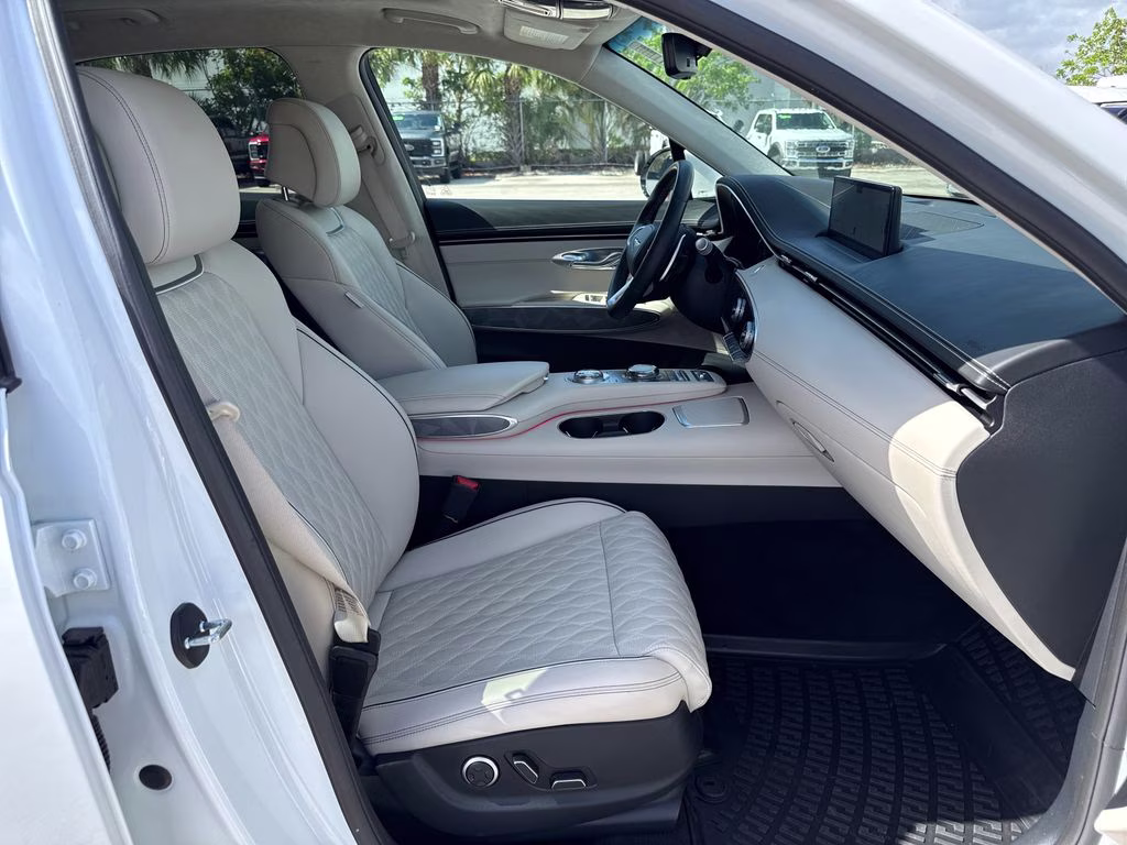 2025 Uyuni White Genesis GV70 3.5T Sport Advanced AWD SUV