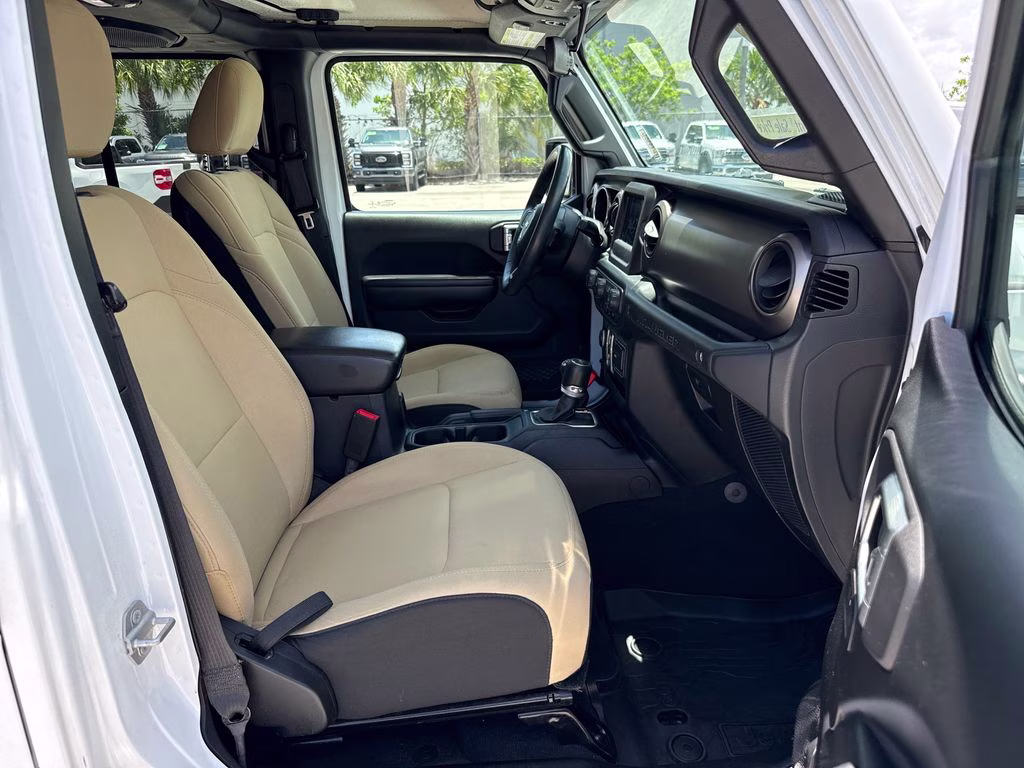 2018 Bright White Clearcoat Jeep Wrangler Unlimited Sport S 4X4 SUV