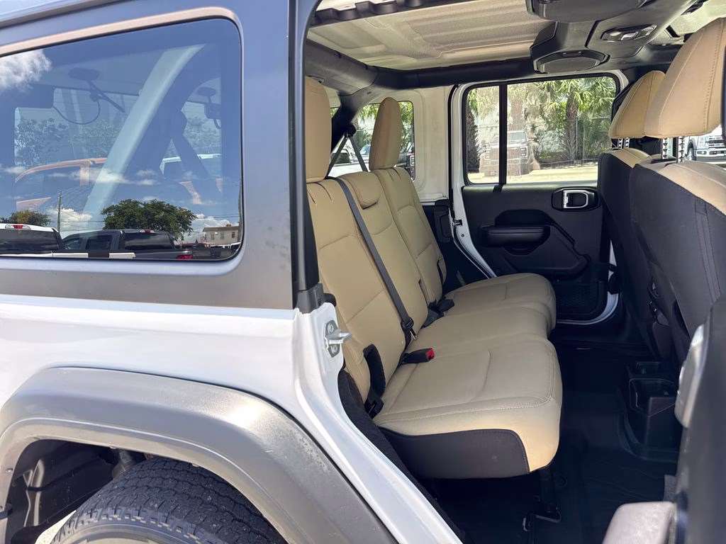 2018 Bright White Clearcoat Jeep Wrangler Unlimited Sport S 4X4 SUV