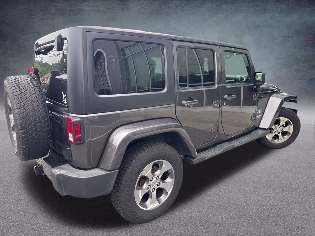 2017 Granite Crystal Metallic Clearcoat Jeep Wrangler Unlimited Sahara 4X4 SUV