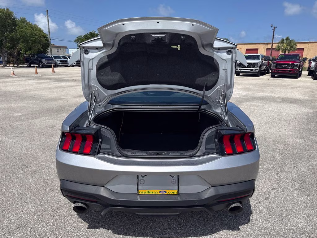 2024 Iconic Silver Metallic Ford Mustang GT RWD Coupe