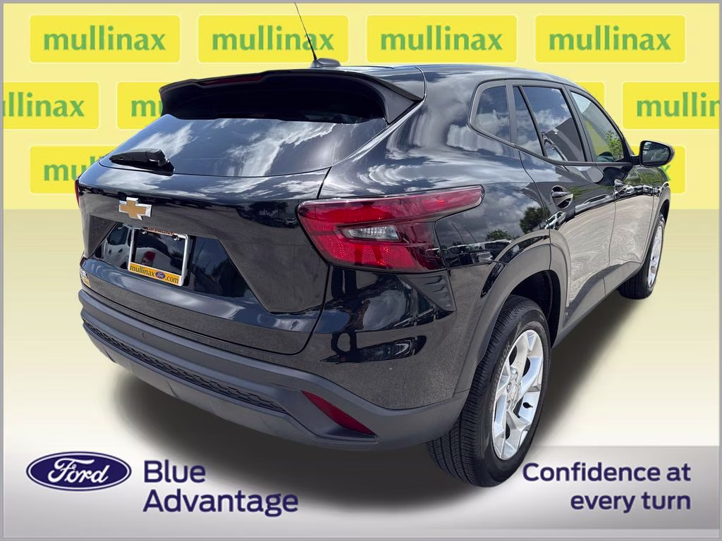 2024 Mosaic Black Metallic Chevrolet Trax LS FWD SUV