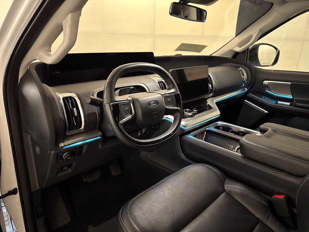 2025 Oxford White Ford Expedition Max Platinum 4X4 SUV