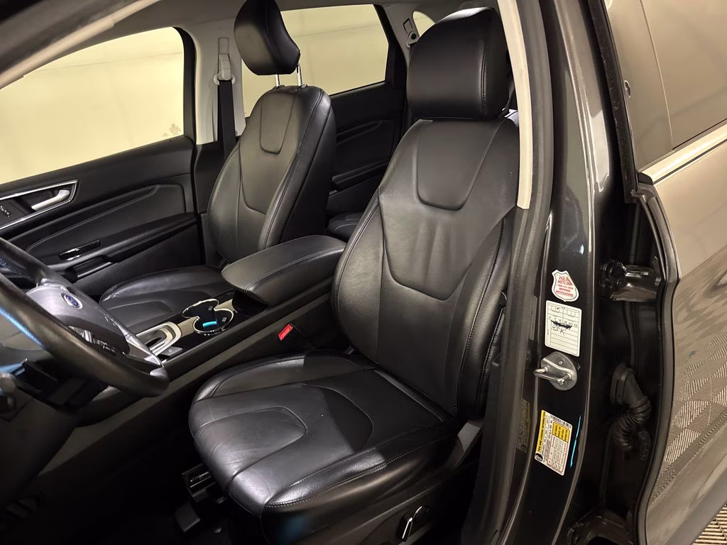 2017 Magnetic Metallic Ford Edge Titanium FWD SUV