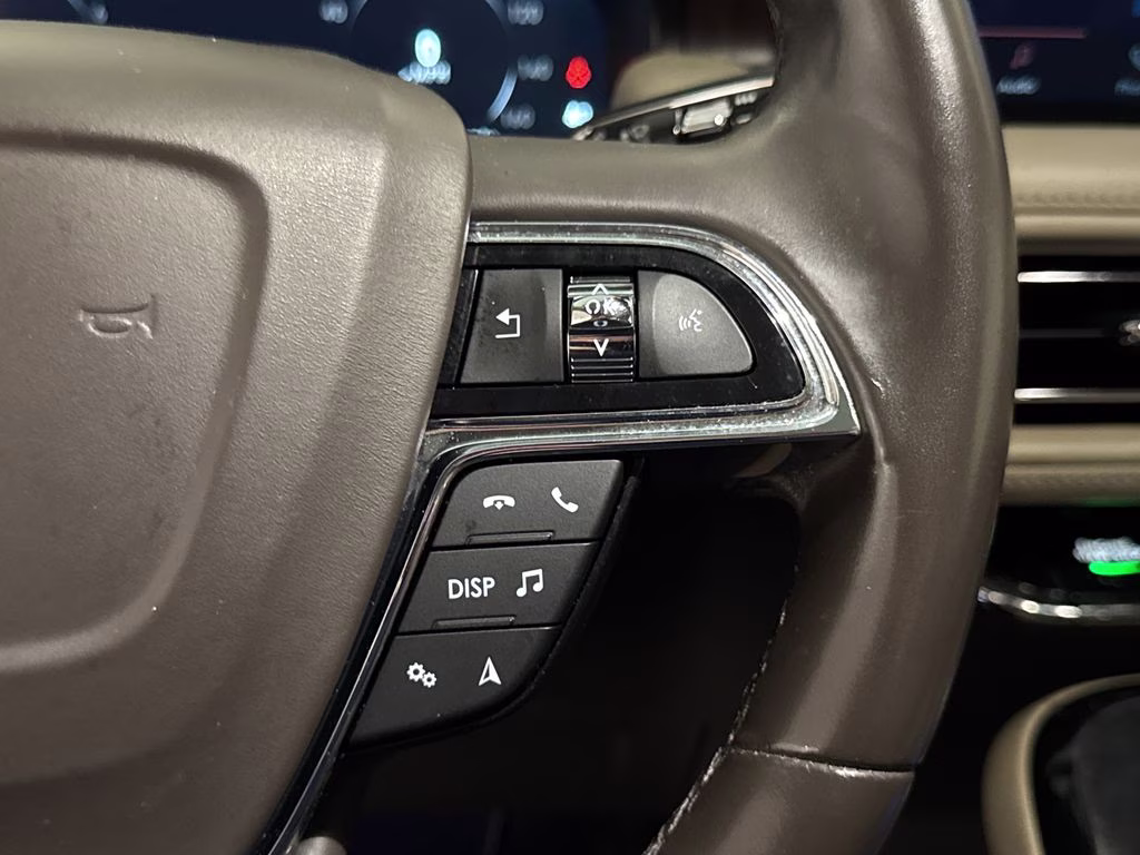 2022 Ceramic Pearl Metallic Tinted Clearcoat Lincoln Nautilus Reserve FWD SUV